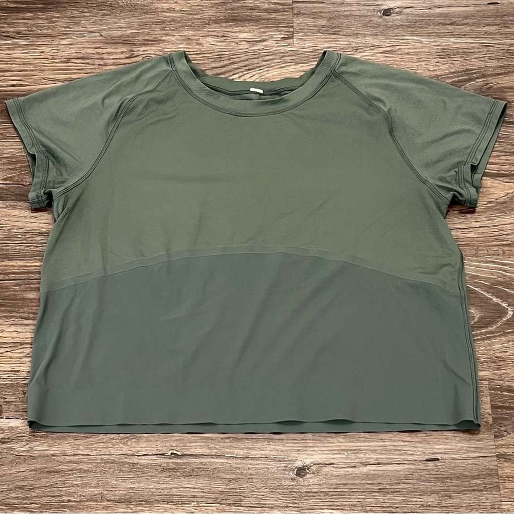 Lululemon‎ Green Crew Neck Short Sleeve Top